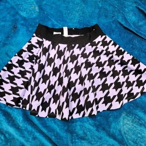 Cute justice hounds tooth purple and black skirt with shorts built in